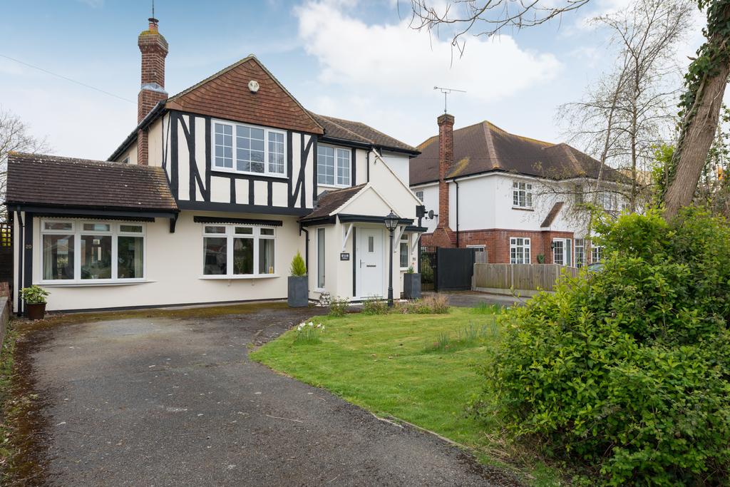 Longtye Drive, Chestfield 4 bed detached house for sale £800,000