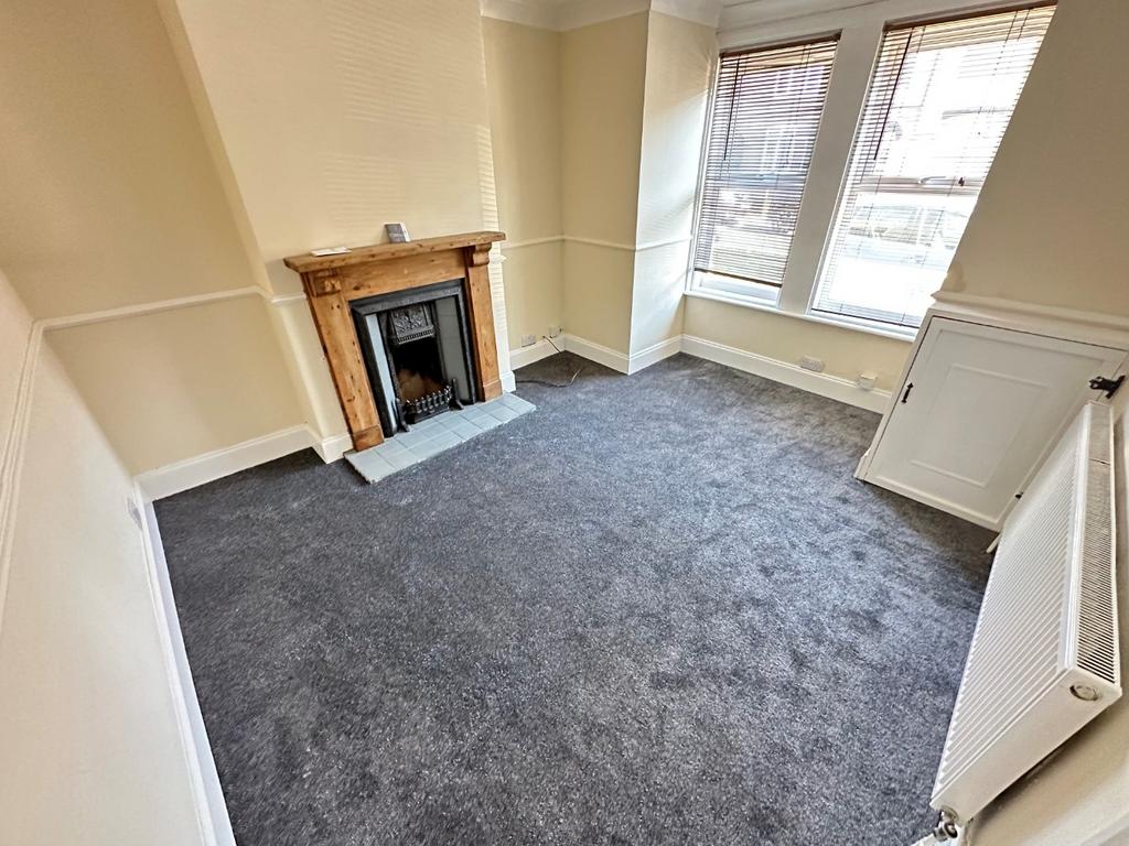 Gardenia Avenue, Luton 3 bed semidetached house £275,000