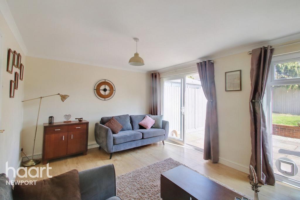 Hazel Walk, Newport 3 bed semidetached house £260,000