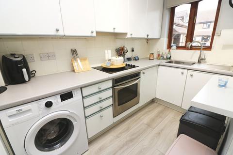 10 Fitzrobert Place, Egham, TW20 9JS