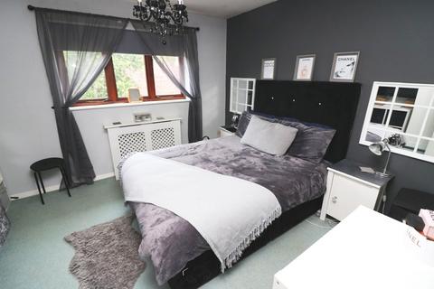 10 Fitzrobert Place, Egham, TW20 9JS