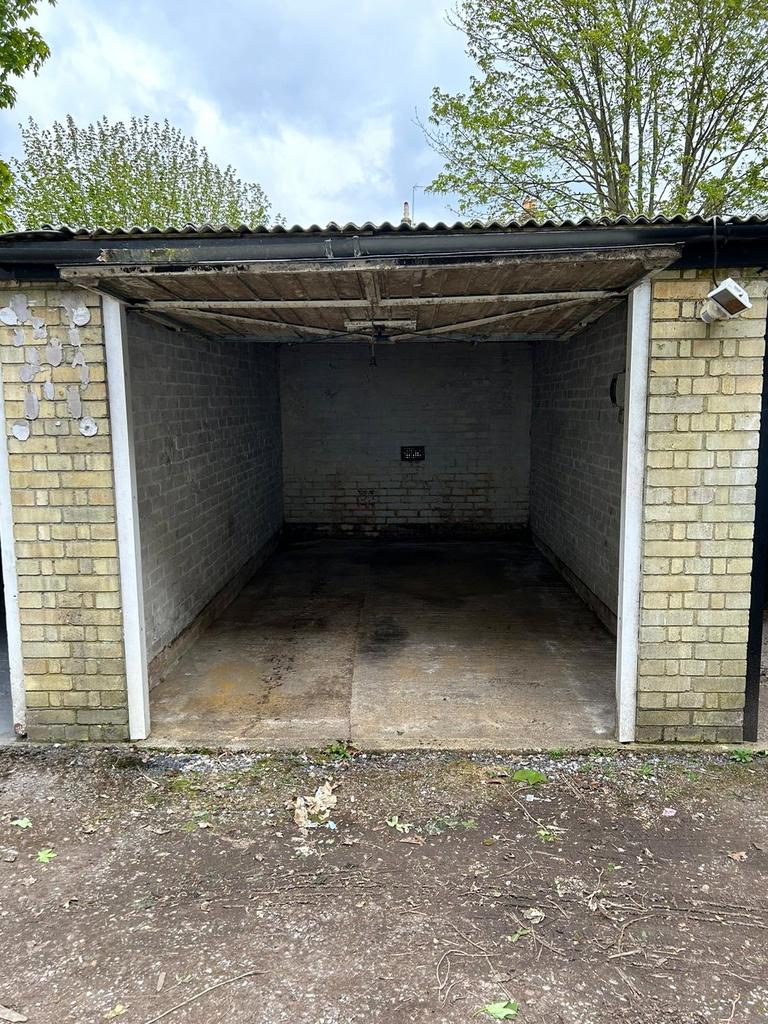 Cardigan Road, Richmond, TW10 Land for sale £95,000