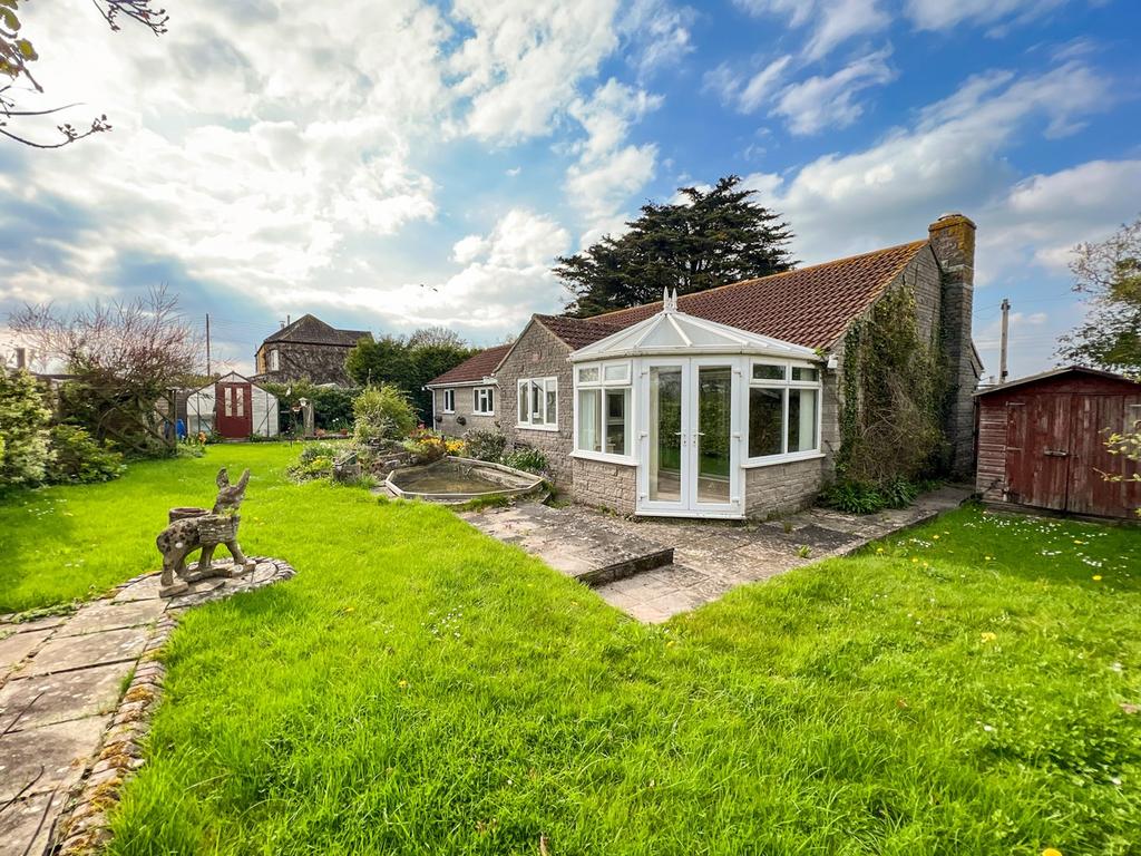 Castle Street, Keinton Mandeville, TA11 3 bed detached bungalow £425,000