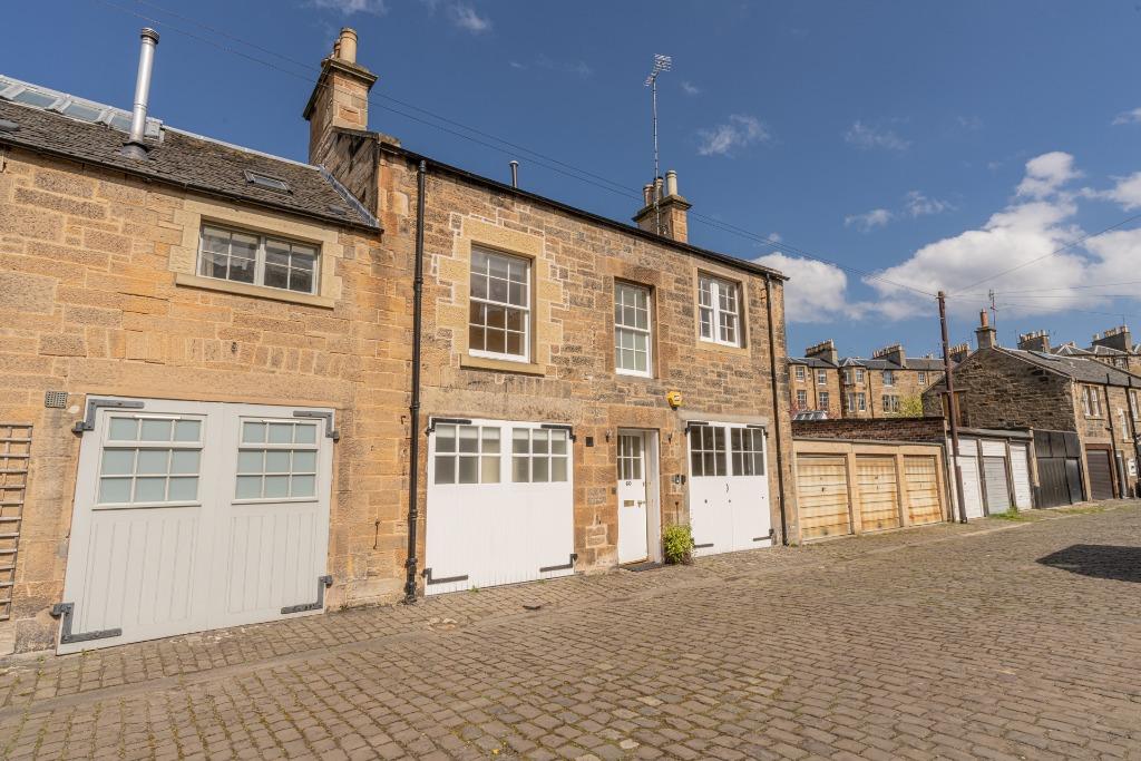 Belgrave Crescent Lane, West End, Edinburgh, EH4 3 bed mews £2,750