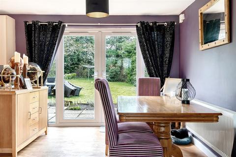 59 Elmleigh, Midhurst, GU29 9HA