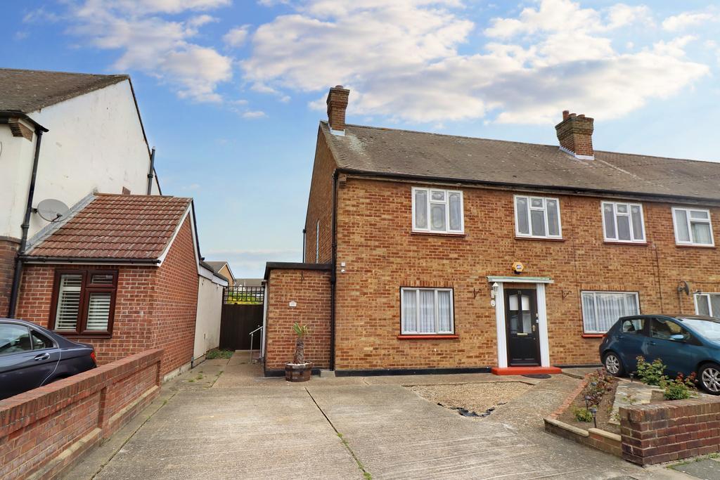 Christchurch Avenue, Rainham RM13 2 bed maisonette for sale - £275,000