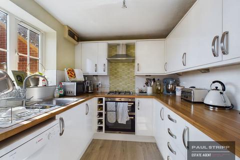 4 Cooden Ledge, St Leonards-on-sea, TN38 8ET
