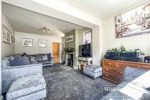 32 Albert Road, Ferndown, BH22 9HE