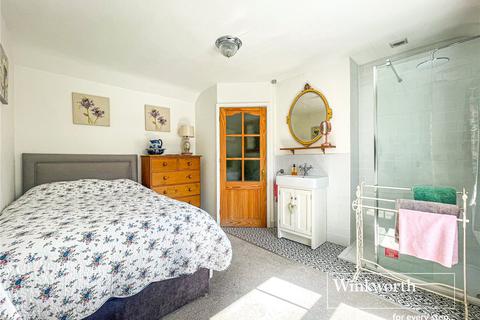 32 Albert Road, Ferndown, BH22 9HE