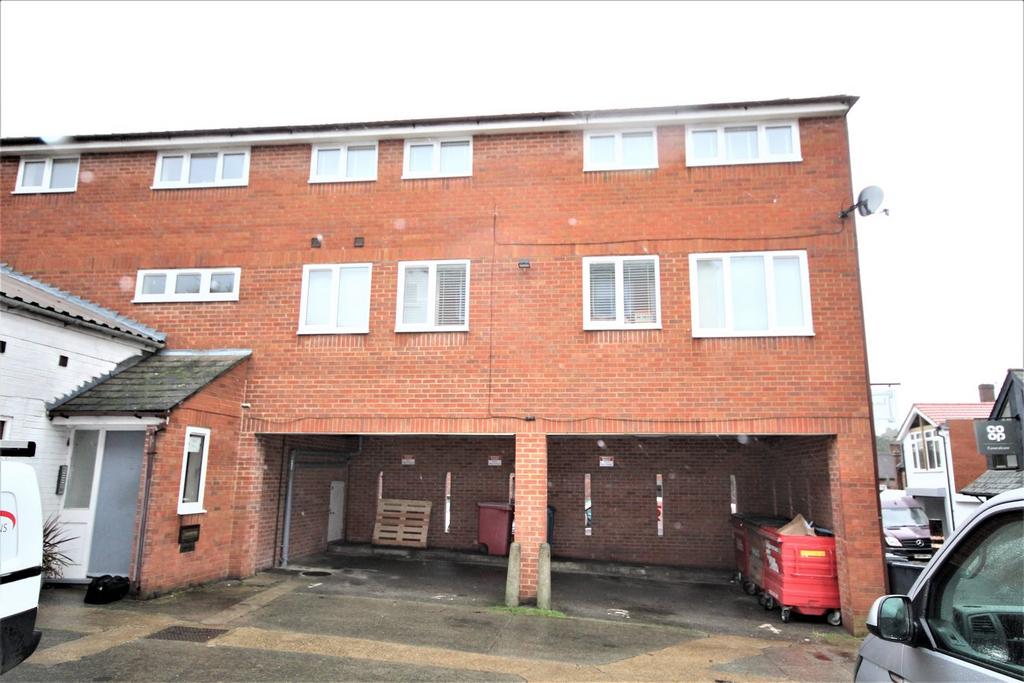Churchfield Road, Chalfont St Peter SL9 1 bed apartment for sale £227,500