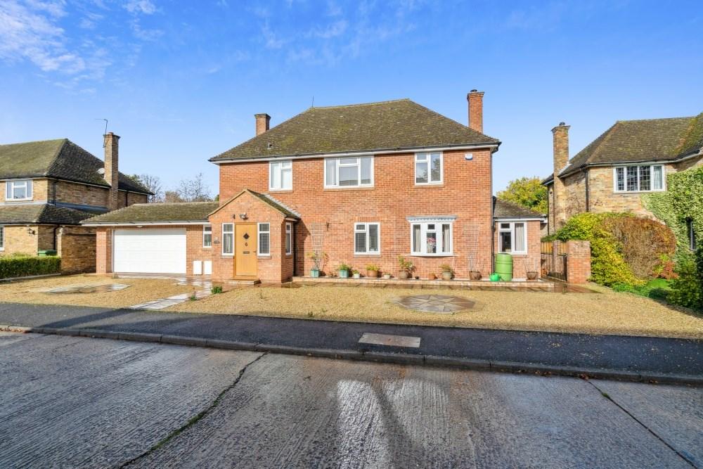 Close, Chalfont St Peter SL9 5 bed detached house £1,100,000