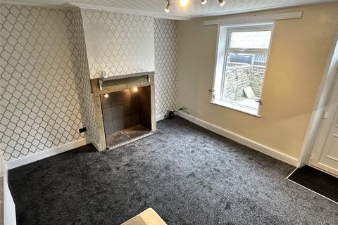 3 bedroom terraced house to rent, Laura Street, Boothtown, Halifax, HX3