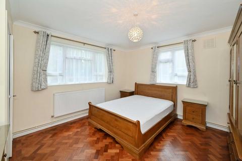 2 bedroom apartment to rent, Hartington Road, Ealing