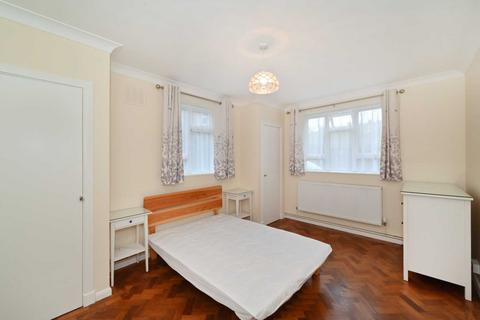 2 bedroom apartment to rent, Hartington Road, Ealing