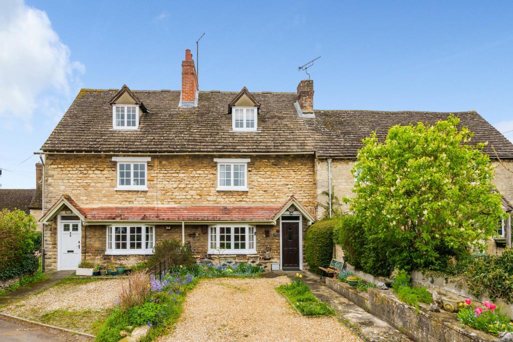 Witney, Oxfordshire, OX28 3 bed cottage for sale £400,000