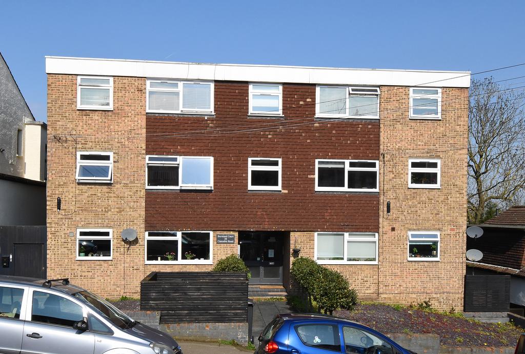 Canonbie Road 2 bed flat for sale £400,000