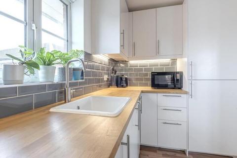 16 Pelham Place, London, W13 0HT