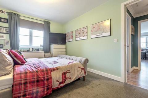 16 Pelham Place, London, W13 0HT
