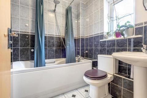 16 Pelham Place, London, W13 0HT