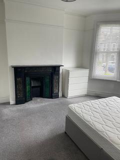 1 bedroom in a house share to rent, Double Room, Avondale Road, South Croydon, CR2 6JB