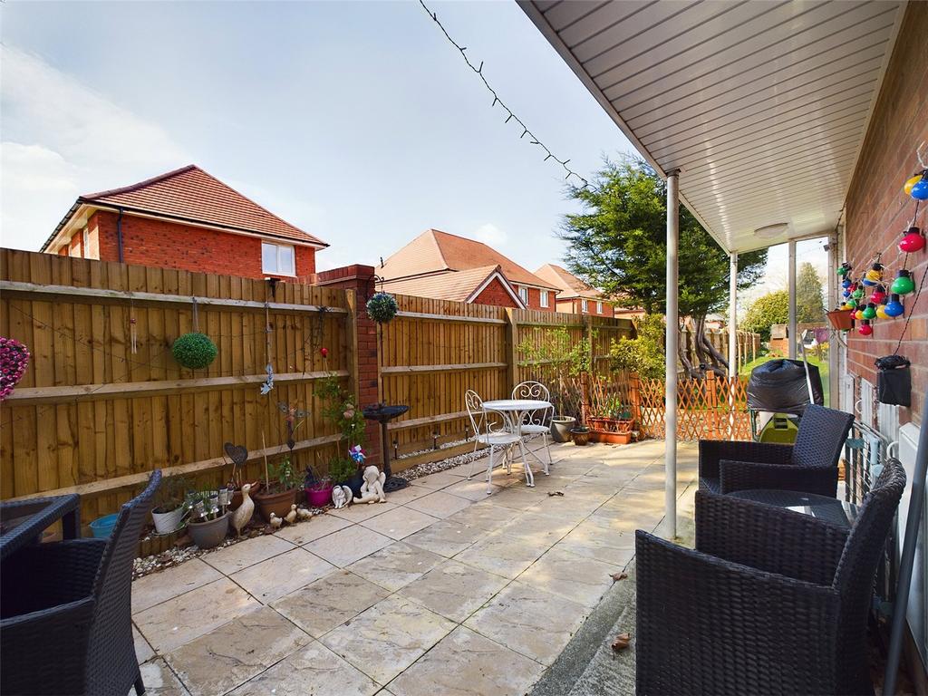 Lansdown Road, Gloucester, Gloucestershire, GL1 2 bed for