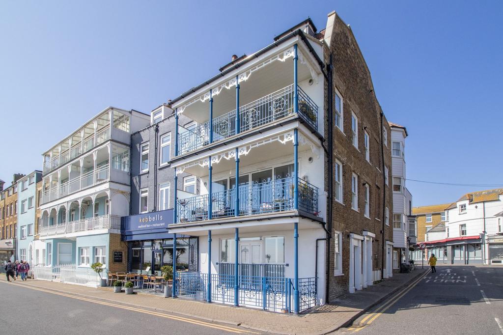 Victoria Parade, Broadstairs, CT10 2 bed flat for sale £595,000