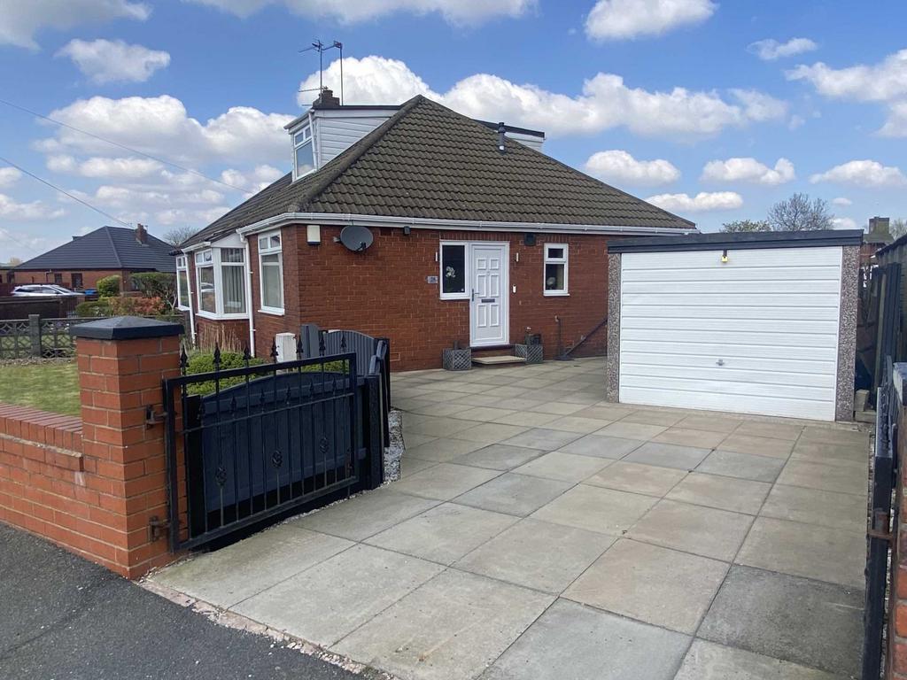 Carlton Way, Royton 3 bed bungalow £250,000