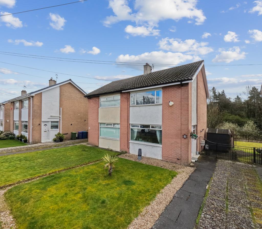Fleurs Avenue, Dumbreck, Glasgow, G41 5AR 2 bed semidetached house for