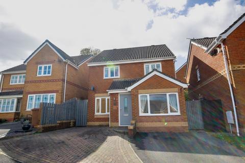 3 bedroom detached house for sale - Cae Canol, Hengoed