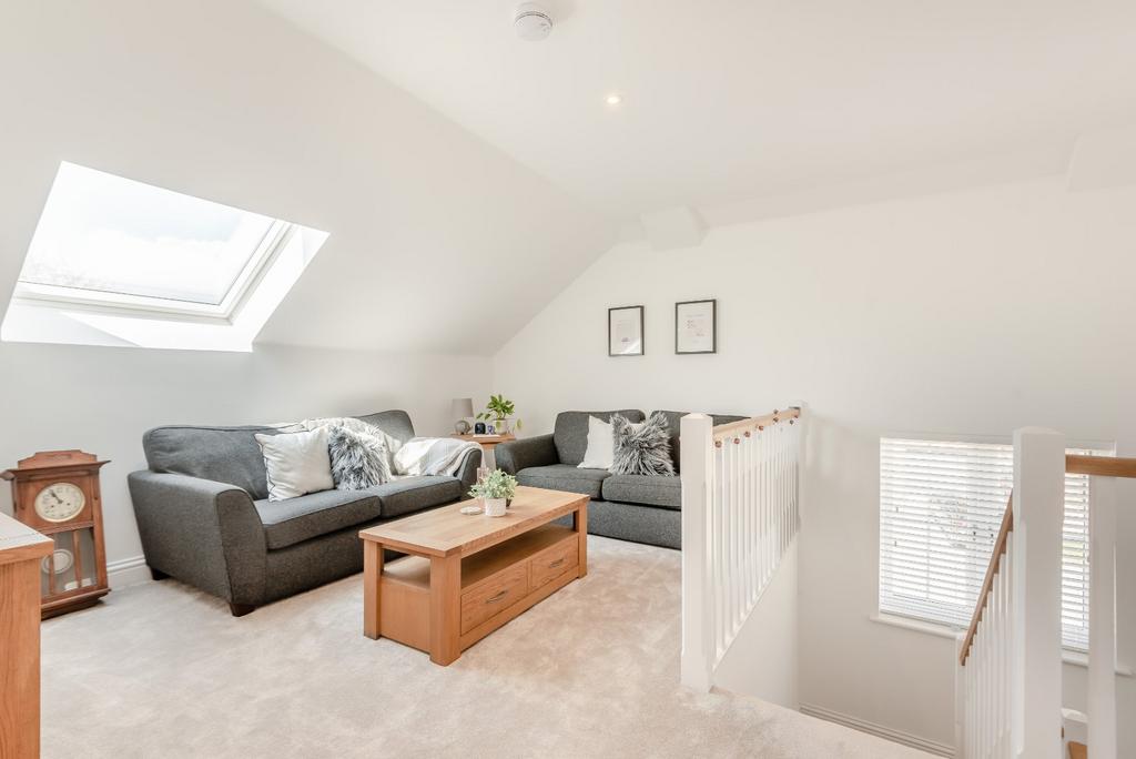 Top Floor Sitting Rm