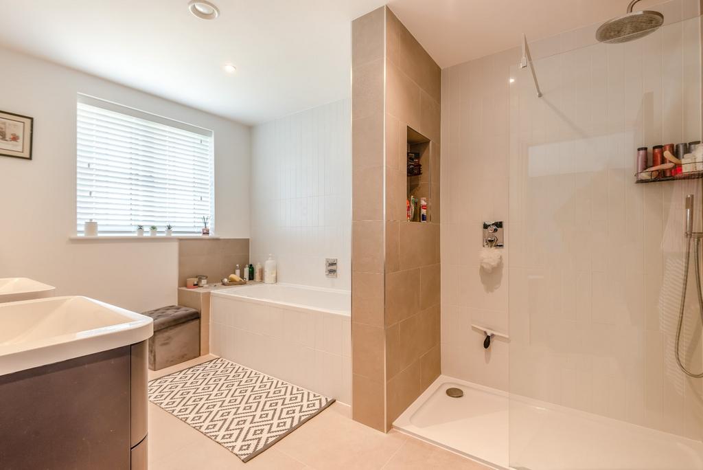 En Suite Bathroom
