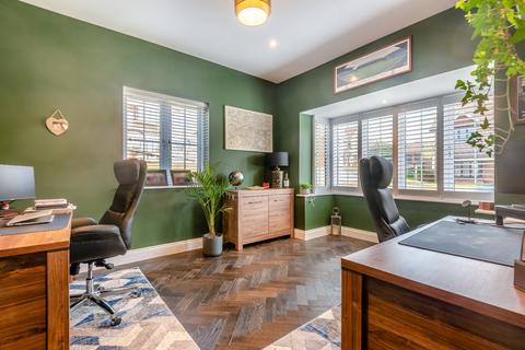 8 Holme Hill, Upton Grey, Basingstoke, RG25 2FF