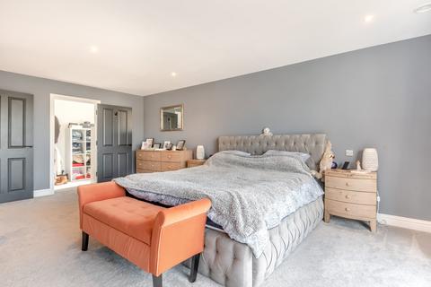 8 Holme Hill, Upton Grey, Basingstoke, RG25 2FF