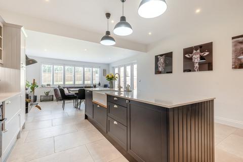8 Holme Hill, Upton Grey, Basingstoke, RG25 2FF