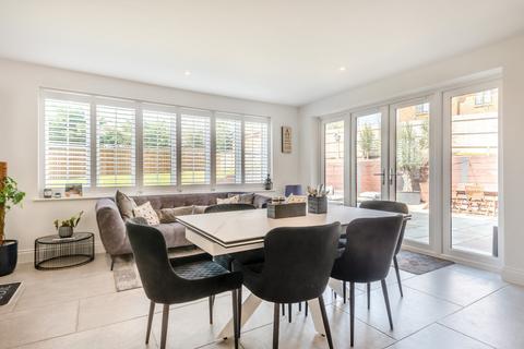 8 Holme Hill, Upton Grey, Basingstoke, RG25 2FF
