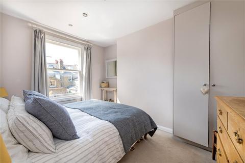 3 bedroom apartment for sale, Auckland Road, SW11