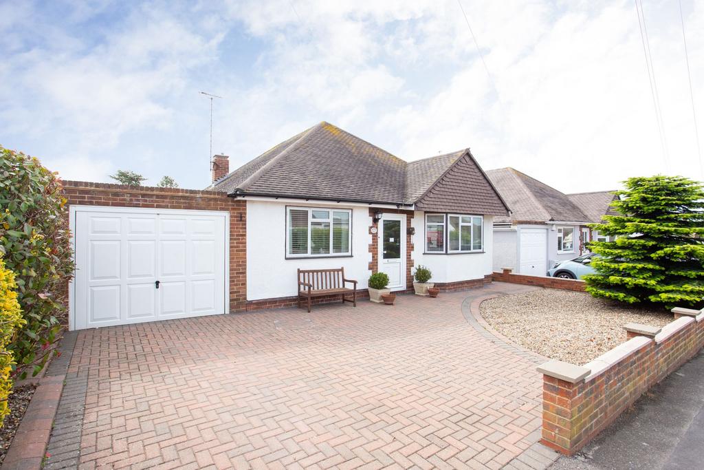 Lancaster Gardens, Birchington, CT7 3 bed detached bungalow for sale