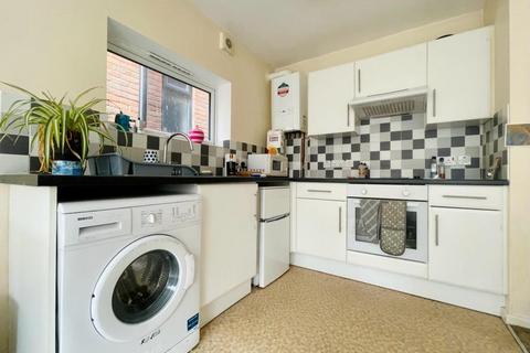 1 bedroom flat to rent, High Street, Newhaven