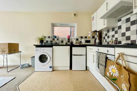 1 bedroom flat to rent, High Street, Newhaven