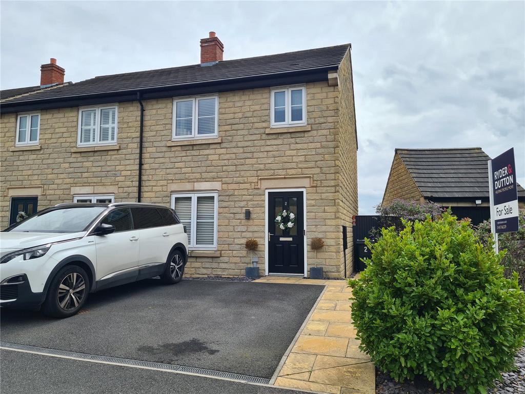 Hawthorn Drive, Glossop, Derbyshire, SK13 3 bed semidetached house for