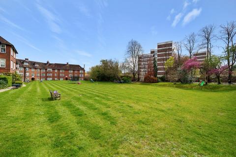 3 bedroom flat for sale, Sheldon Avenue, East Finchley