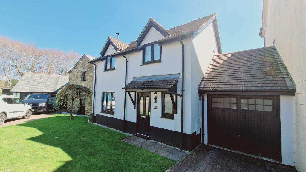 Beechwood Drive, Camelford 3 bed semidetached house for sale £370,000