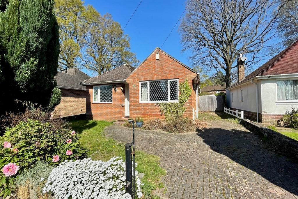 Chandlers Ford 4 bed detached bungalow for sale £450,000