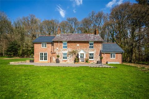 5 bedroom detached house to rent, Coles Lane, Landford, Salisbury, Wiltshire, SP5