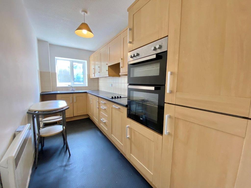 Newtake House, Hele Road, Torquay 2 bed apartment for sale £120,000