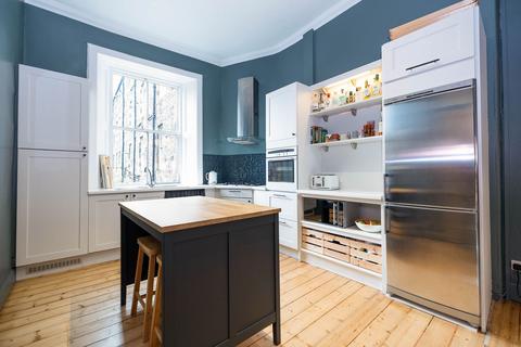 6/2 Perth Street, Edinburgh, EH3 5DP
