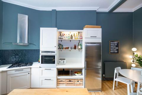 6/2 Perth Street, Edinburgh, EH3 5DP