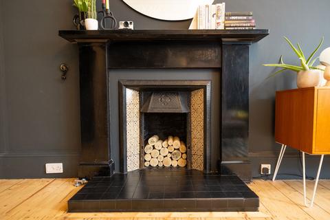 6/2 Perth Street, Edinburgh, EH3 5DP