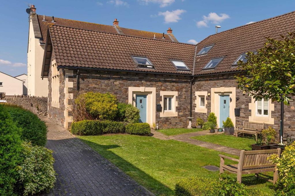 Albert Road, Keynsham 2 bed house £1,200 pcm (£277 pw)