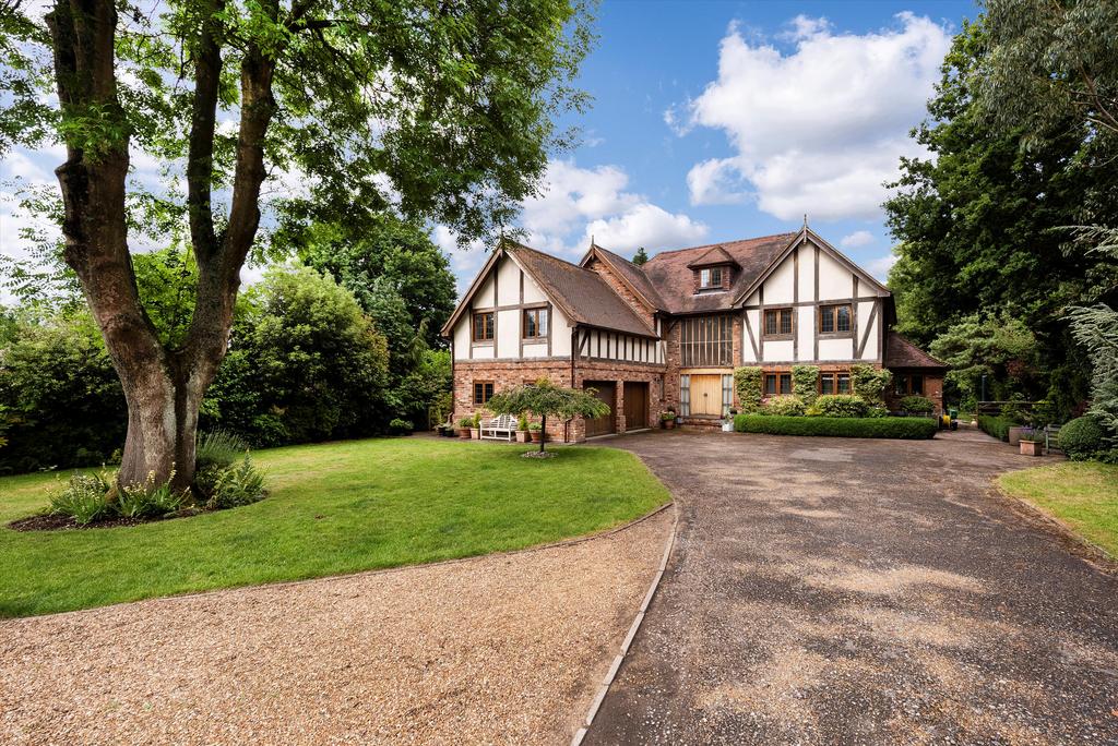 Swan Lane, Edenbridge, Kent, TN8 5 bed detached house for sale £1,550,000